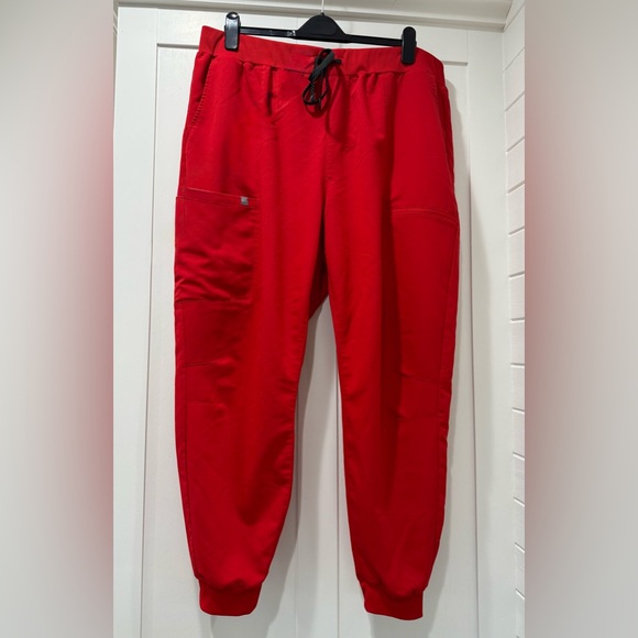 Fabletics Mid-Rise On-Call Scrub Joggers - Picture 3 of 7